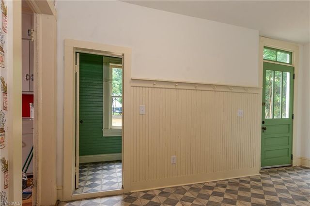 802 Lawsonville Avenue, Reidsville, NC 27320