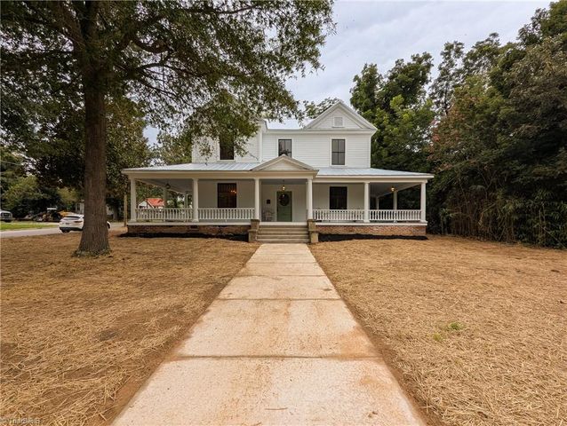 802 Lawsonville Avenue, Reidsville, NC 27320