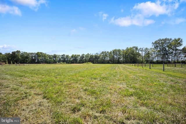 143 PEARSONS CORNER RD, Hartly, DE 19953