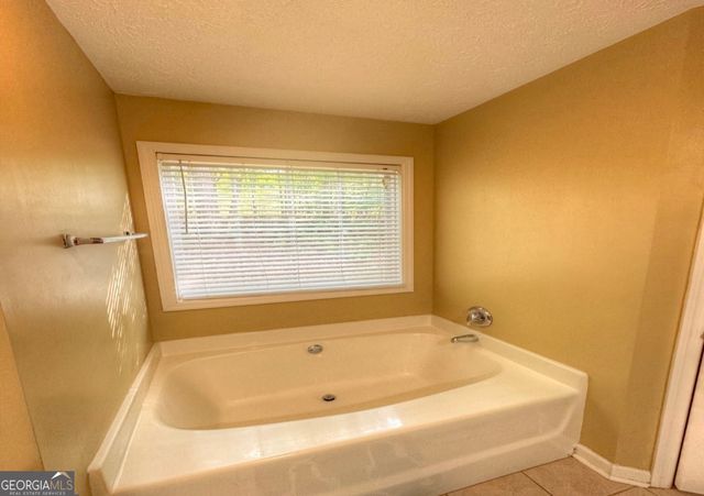 239 Old Pond Road, Lagrange, GA 30241