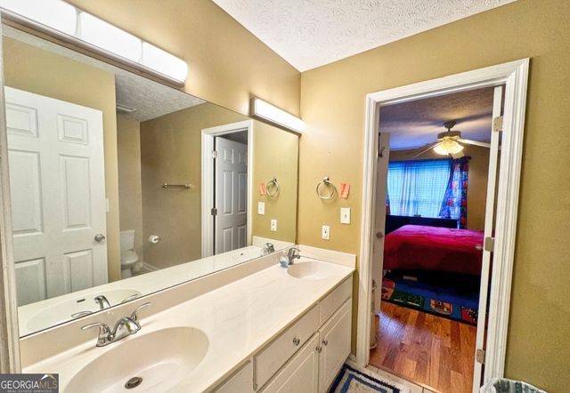 239 Old Pond Road, Lagrange, GA 30241