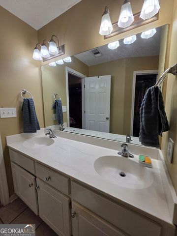 239 Old Pond Road, Lagrange, GA 30241