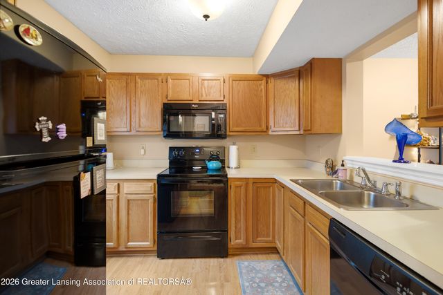 1921 Redbud Lane 8, Lansing, MI 48917