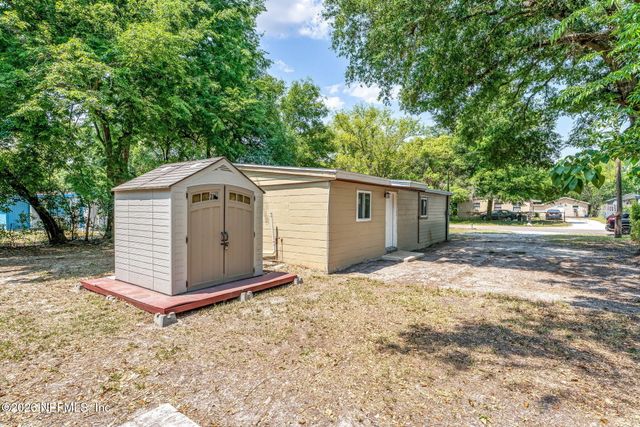 10501 WOOSTER Drive, Jacksonville, FL 32218