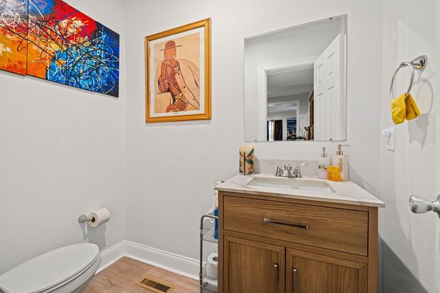 848 Kling St, Akron, OH 44311