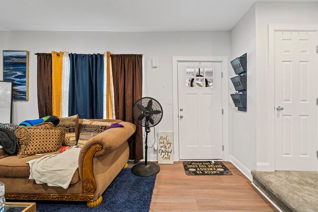 848 Kling St, Akron, OH 44311