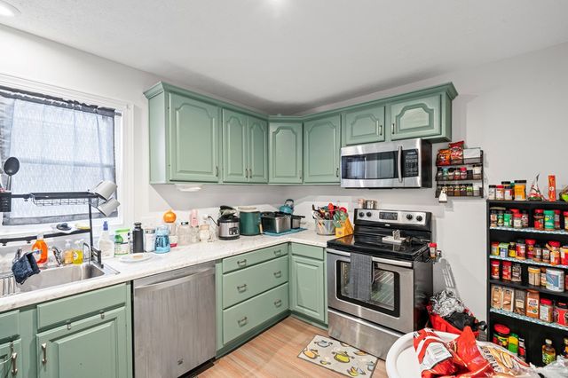 848 Kling St, Akron, OH 44311