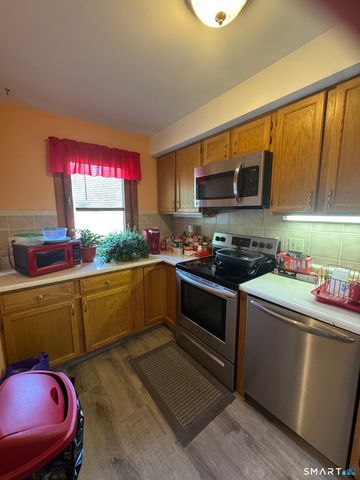 57 Courtland Drive 57, Groton, CT 06340