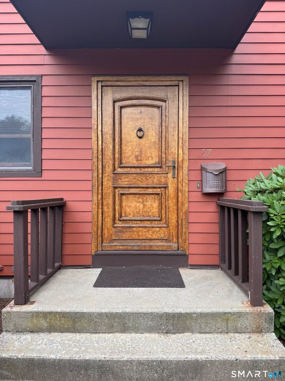 57 Courtland Drive 57, Groton, CT 06340