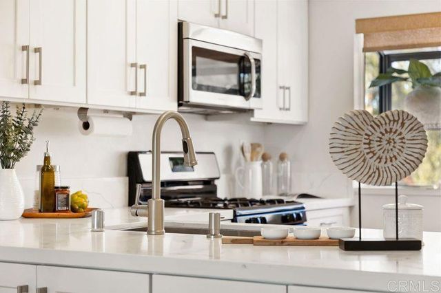 2118 Valleydale Lane, Encinitas, CA 92024