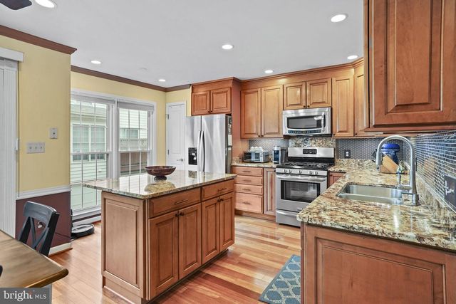 2442 GARNETT DR, Alexandria, VA 22311