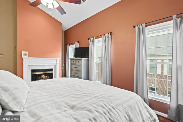 2442 GARNETT DR, Alexandria, VA 22311