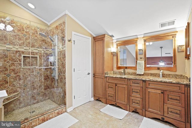 2442 GARNETT DR, Alexandria, VA 22311
