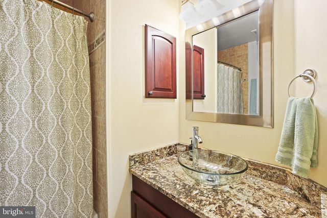 2442 GARNETT DR, Alexandria, VA 22311