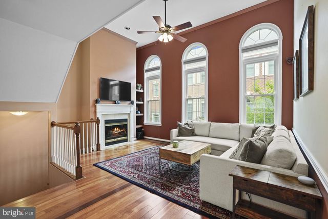 2442 GARNETT DR, Alexandria, VA 22311