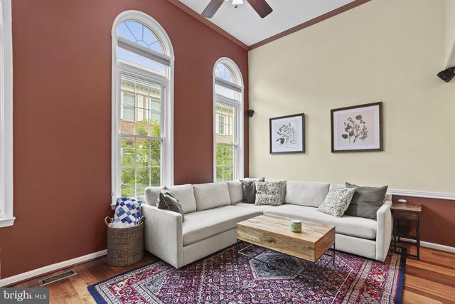 2442 GARNETT DR, Alexandria, VA 22311