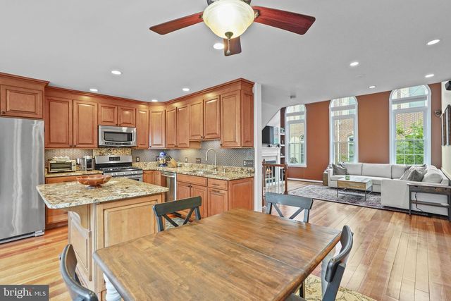 2442 GARNETT DR, Alexandria, VA 22311