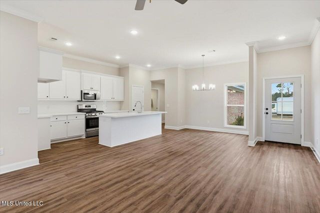 565 Patrick Farms Drive, Pearl, MS 39208