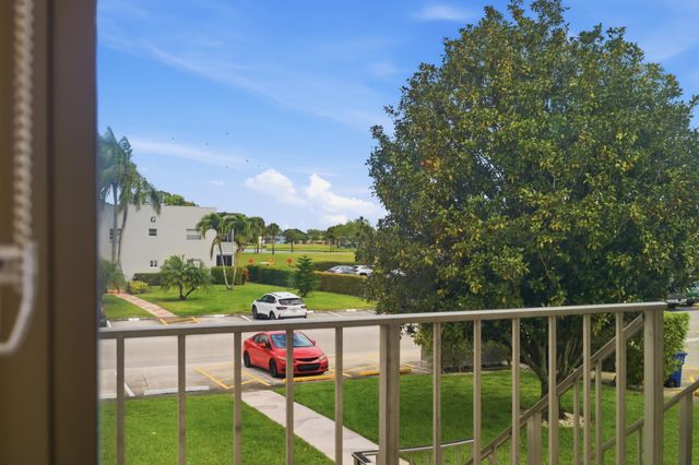 815 Flanders Q, Delray Beach, FL 33484