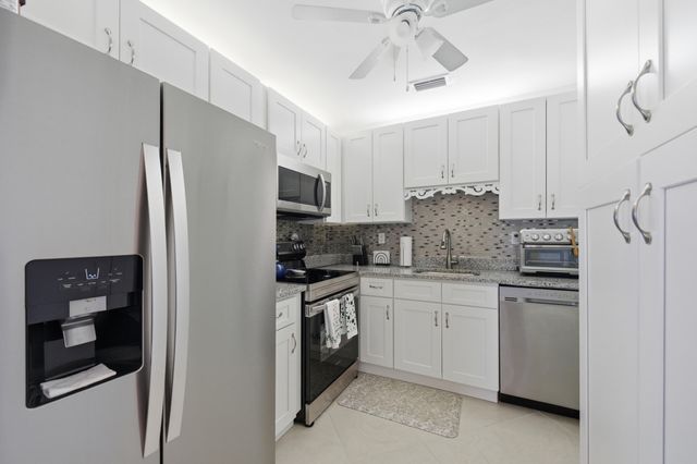 815 Flanders Q, Delray Beach, FL 33484