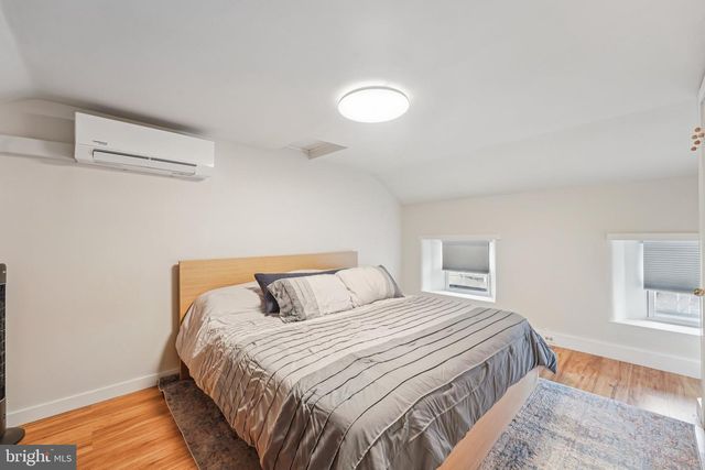 1212 REBEL HILL RD, Conshohocken, PA 19428