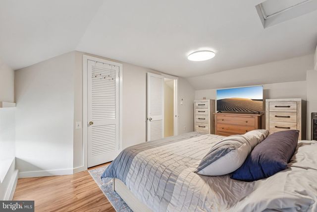 1212 REBEL HILL RD, Conshohocken, PA 19428