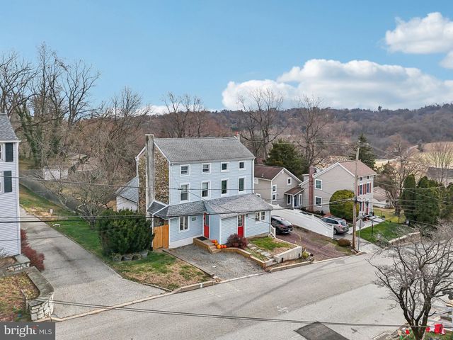1212 REBEL HILL RD, Conshohocken, PA 19428