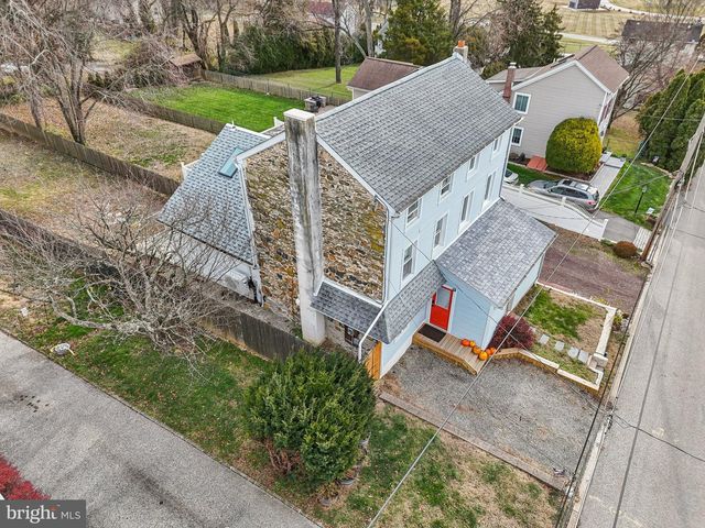 1212 REBEL HILL RD, Conshohocken, PA 19428