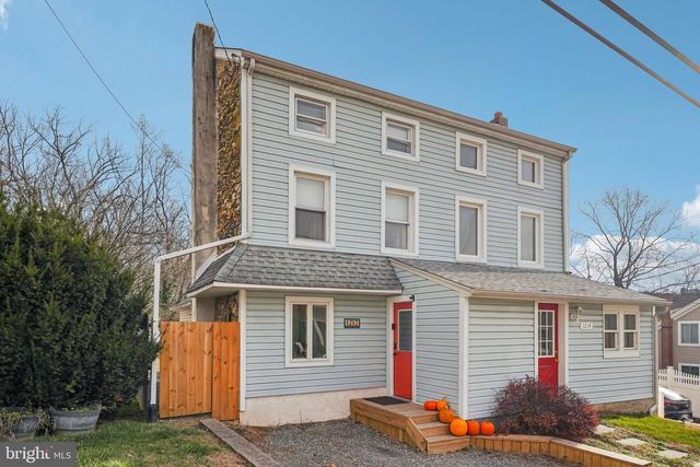 1212 REBEL HILL RD, Conshohocken, PA 19428