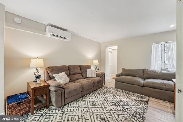 1212 REBEL HILL RD, Conshohocken, PA 19428