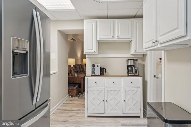 1212 REBEL HILL RD, Conshohocken, PA 19428