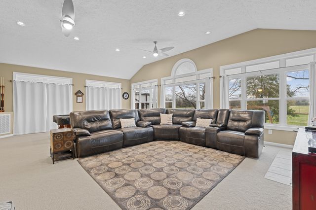 1206 Maple Hill Rd, Lebanon, TN 37087