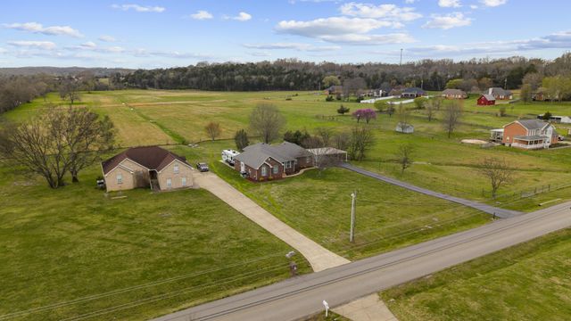 1206 Maple Hill Rd, Lebanon, TN 37087