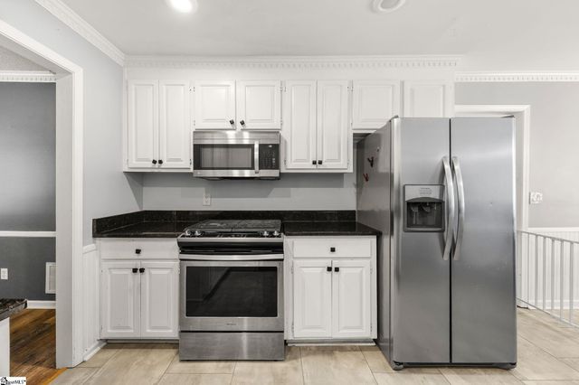 215 Bendingwood Circle, Taylors, SC 29687