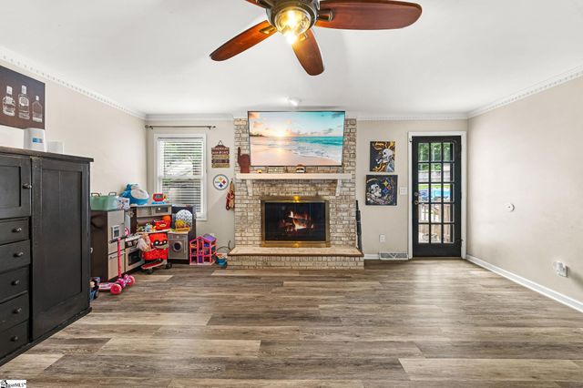 215 Bendingwood Circle, Taylors, SC 29687