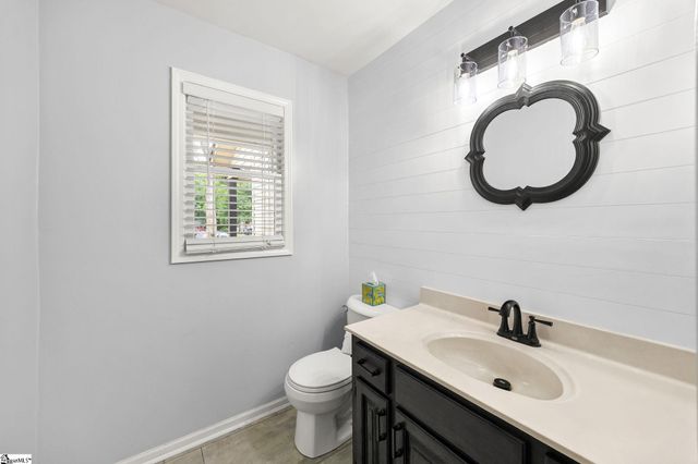 215 Bendingwood Circle, Taylors, SC 29687