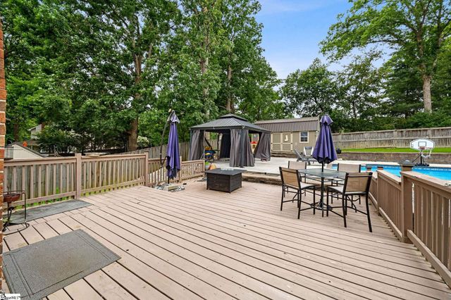 215 Bendingwood Circle, Taylors, SC 29687