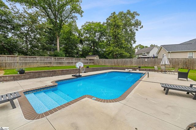215 Bendingwood Circle, Taylors, SC 29687