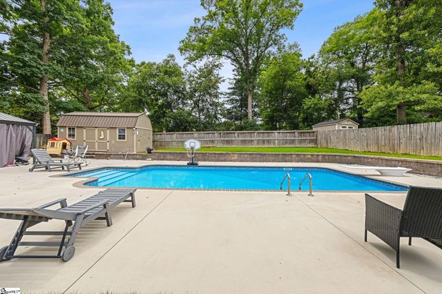 215 Bendingwood Circle, Taylors, SC 29687