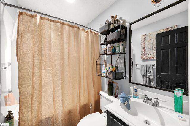 215 Bendingwood Circle, Taylors, SC 29687