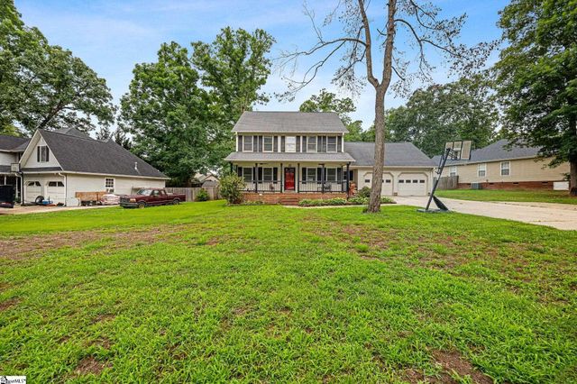 215 Bendingwood Circle, Taylors, SC 29687