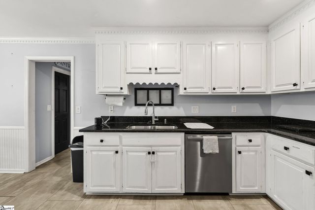 215 Bendingwood Circle, Taylors, SC 29687