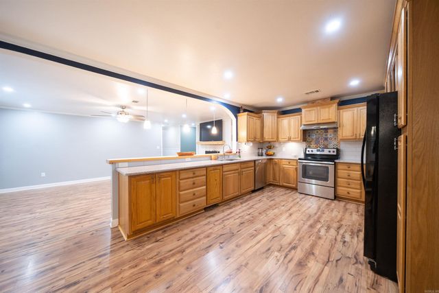 27 White Oak Drive, Conway, AR 72034