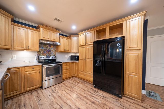 27 White Oak Drive, Conway, AR 72034