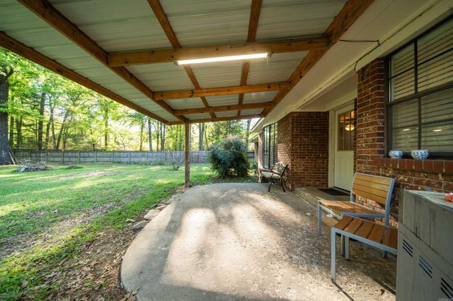 27 White Oak Drive, Conway, AR 72034