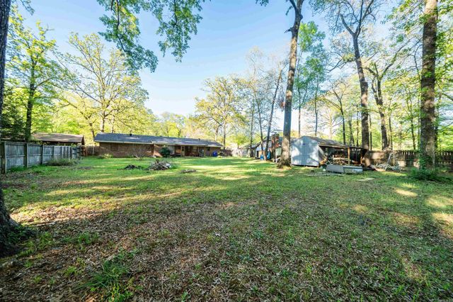 27 White Oak Drive, Conway, AR 72034