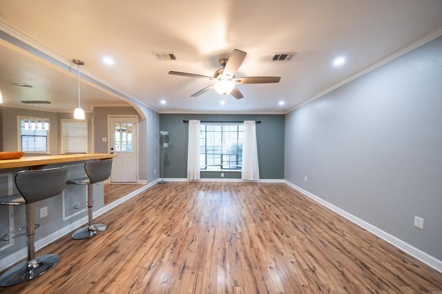 27 White Oak Drive, Conway, AR 72034