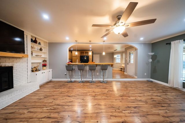 27 White Oak Drive, Conway, AR 72034