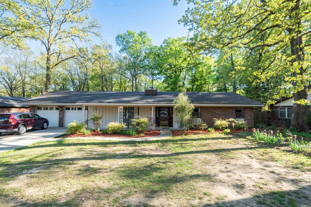 27 White Oak Drive, Conway, AR 72034