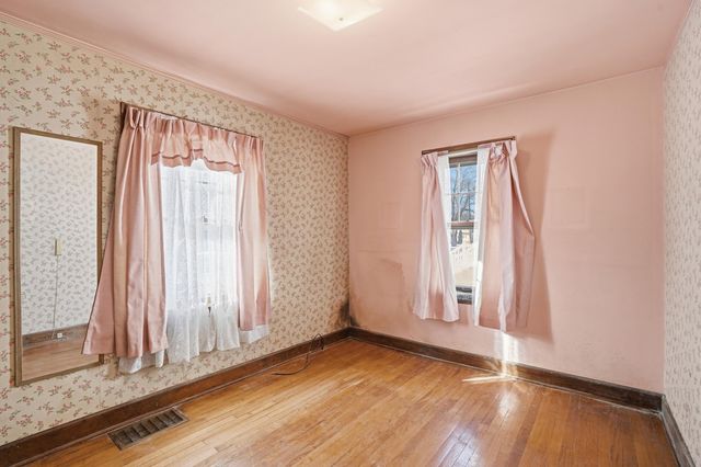 624 N West Street, Crown Point, IN 46307